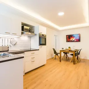 Centerapartments Marienstrasse , Düsseldorf Alemania